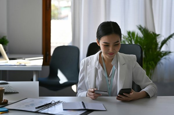 Rachat de crédits en ligne : est-ce une option pour vous ?